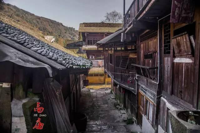年龄，1997年11月3日，现在应该是多少岁，存款大部分是多少？游戏画面